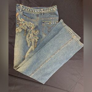 Christine Phillipe Size 6 decorated. See pics missing /loose beads waist/pocket